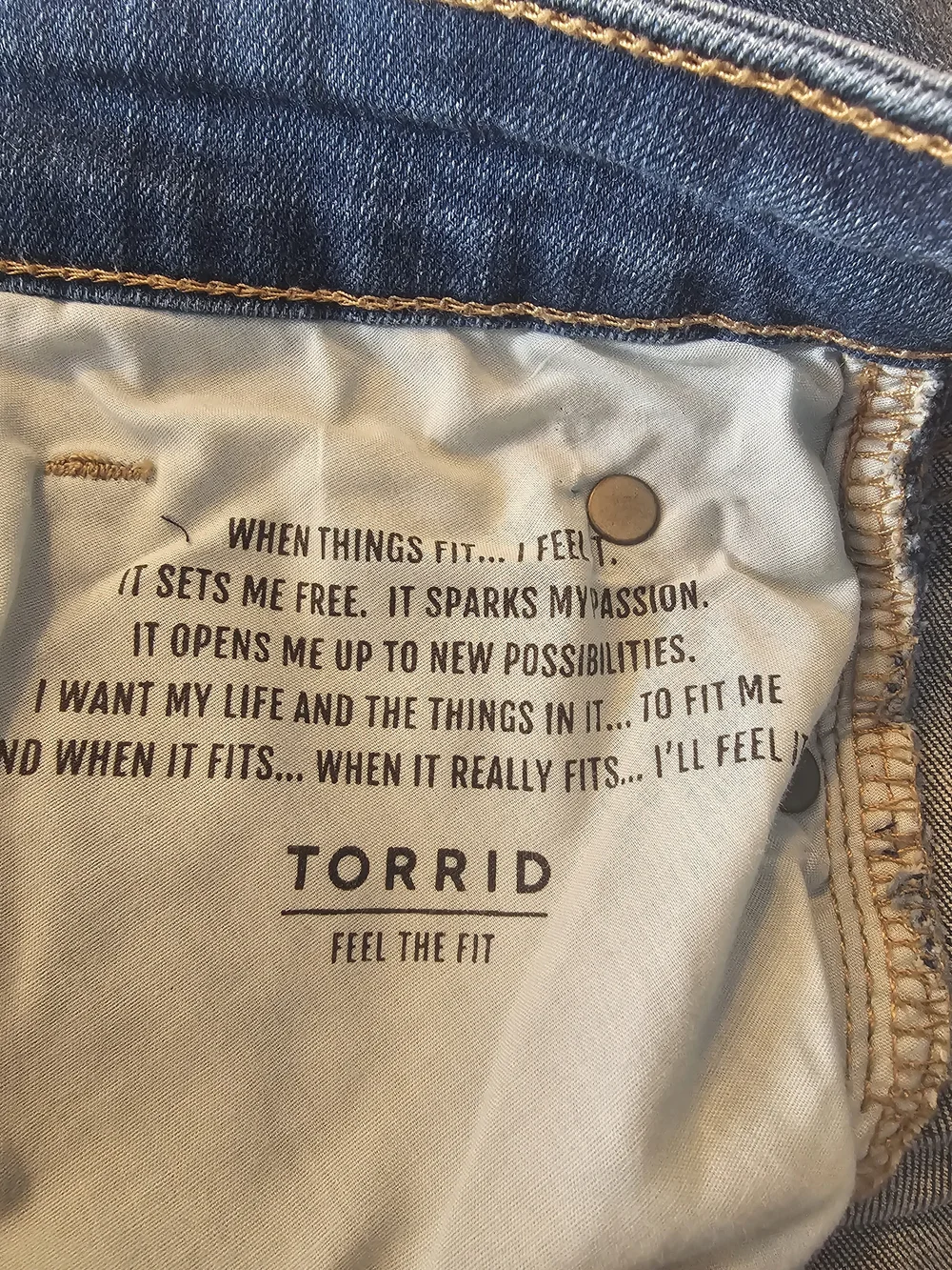 Torrid Dark Wash Distressed Denim Cut-Off Shorts Frayed Hem - Size 20